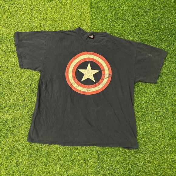 Retro Captain America Classic Marvel GraphicTee - Picture 1 of 4